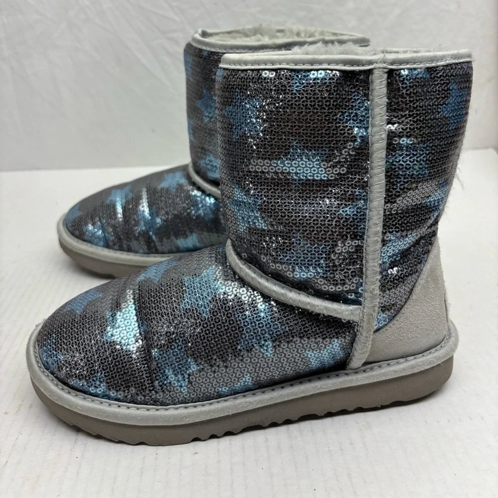 Ugg Sequin Star Winter Boots in Silver & Blue, size 5 big girl, box 25